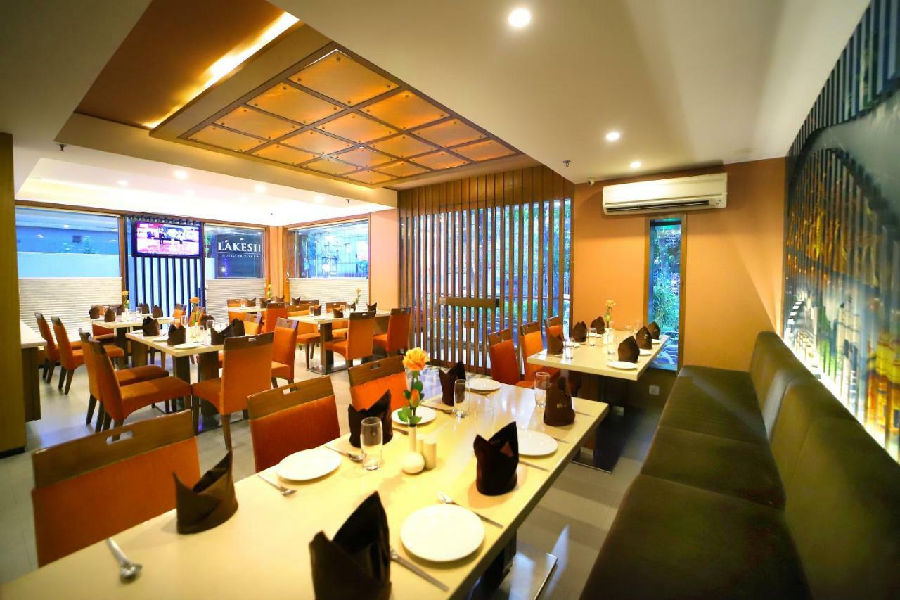 Southern Plaza Calcutta Exteriör bild